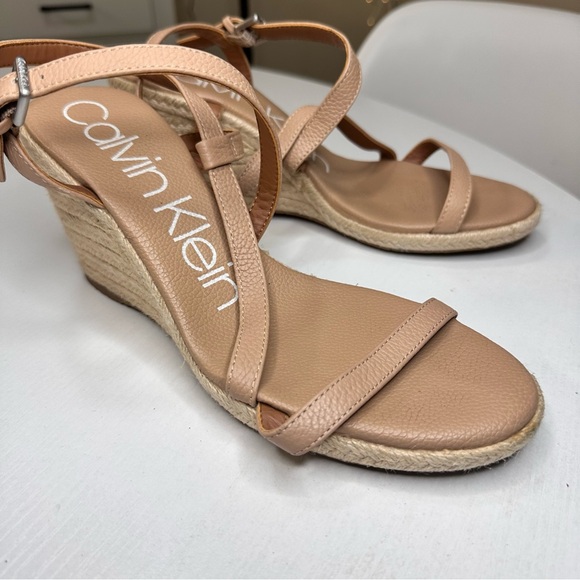 Calvin Klein Betsy Strappy Espadrille Leather Strappy Wedge Sandals Size 8.5 - Picture 1 of 4